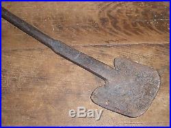 18th / 19th C OLD EARLY WROUGHT IRON PRIMITIVE HEARTH PEEL RARE HEART FINIAL