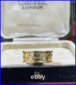 An Early 20th Century 18ct Gold Foliate Wedding Band Ring 2.6g 7mm Antique Rare