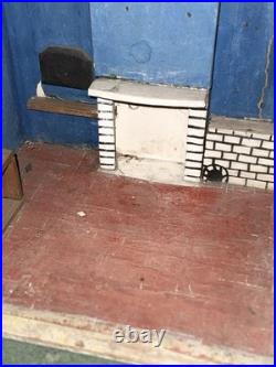 Antique Dolls House. A Rare Early 1800's Box Back Completely Original