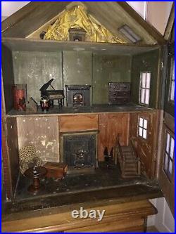 Antique Rare Early 1800's Dolls House With Fine Contents