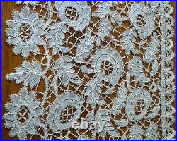 Antique Rare Early C19th authentic Honiton lace large English piece 32x9