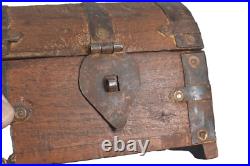 Early 18thc 1700 sm dome top box metal trim 5x4 colonial rare antique original Early 18thc 1700 sm dome top box metal trim 5x4 colonial rare antique original