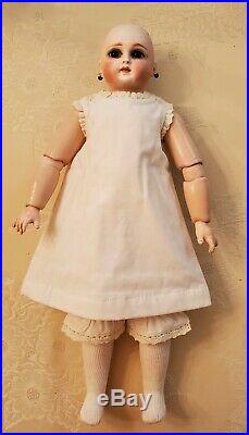Early French Market Gebruder Kuhnlenz Doll 15 1/2 Rare Mold #28 Closed Mouth
