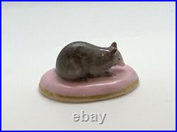 Exquisite and rare early Chamberlains Worcester mouse on pink base