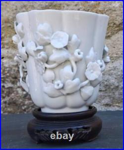 Extremely Rare Early 18th C Chantilly Soft Porcelain Lobed Beaker with Blossoms