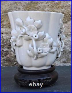 Extremely Rare Early 18th C Chantilly Soft Porcelain Lobed Beaker with Blossoms