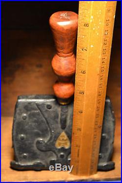 Horse Rare Antique Early 1800's HORSE Grooming Curry Comb Wood Barn Farm England