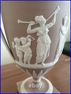 Late 18th C Early 19th C Antique Wedgwood Urn With Loop Handles And Lid RARE