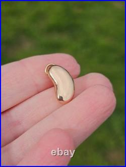 RARE ANTIQUE FIND 9ct Gold circa 1900 Lucky Kidney Bean charm 1 gram 1.84cm tall