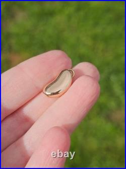 RARE ANTIQUE FIND 9ct Gold circa 1900 Lucky Kidney Bean charm 1 gram 1.84cm tall