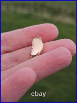 RARE ANTIQUE FIND 9ct Gold circa 1900 Lucky Kidney Bean charm 1 gram 1.84cm tall