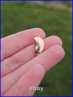 RARE ANTIQUE FIND 9ct Gold circa 1900 Lucky Kidney Bean charm 1 gram 1.84cm tall