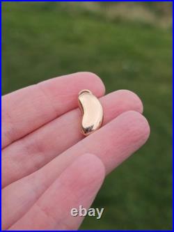 RARE ANTIQUE FIND 9ct Gold circa 1900 Lucky Kidney Bean charm 1 gram 1.84cm tall