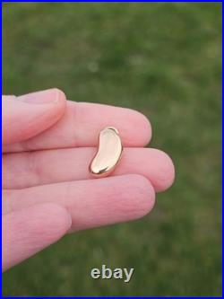 RARE ANTIQUE FIND 9ct Gold circa 1900 Lucky Kidney Bean charm 1 gram 1.84cm tall