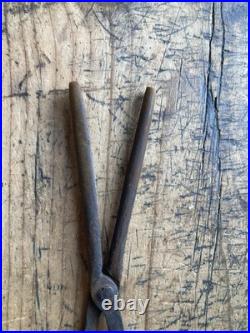 RARE! Antique primitive 1700s Early 1800s Three Leg Wrought Iron Goffering iron