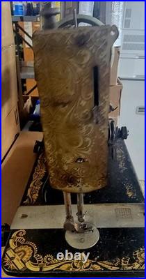 Rare Antique Early 1900 Vintage Sewing Machine. No desk included