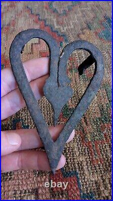 Rare Antique Early Primitive Metal Forged Iron Double Heart Trivet 5