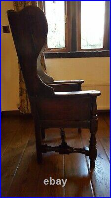 Rare Early 18th Century Oak Lambing Chair. Excellent Condition