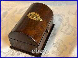 Rare Early Victorian Sewing Etui, In Minature Form Burr Walnut, With Contents