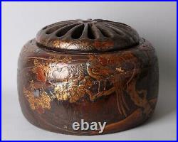 Rare early wooden Koro, incense burner, decorated with Makie lacquer AA88