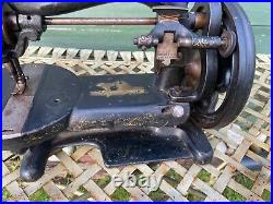 Rare vintage / antique Rare & Early E. S. Berg of Exeter table top sewing machine