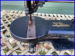 Rare vintage / antique Rare & Early E. S. Berg of Exeter table top sewing machine