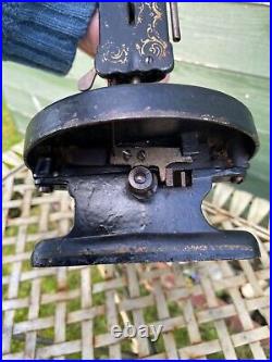Rare vintage / antique Rare & Early E. S. Berg of Exeter table top sewing machine