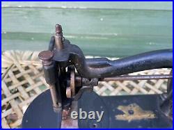Rare vintage / antique Rare & Early E. S. Berg of Exeter table top sewing machine